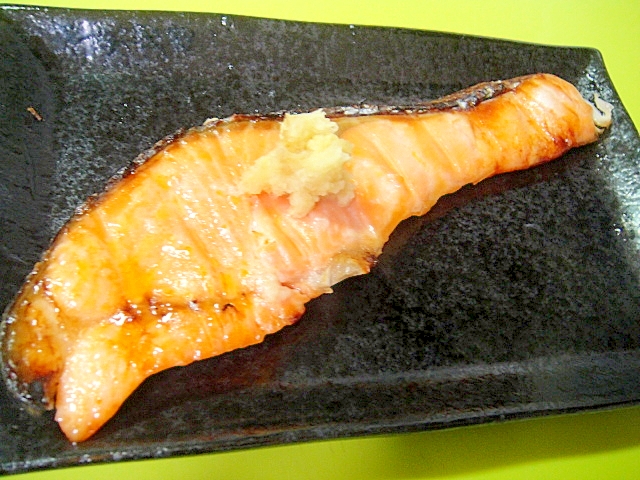 鮭の醤油麹生姜焼き