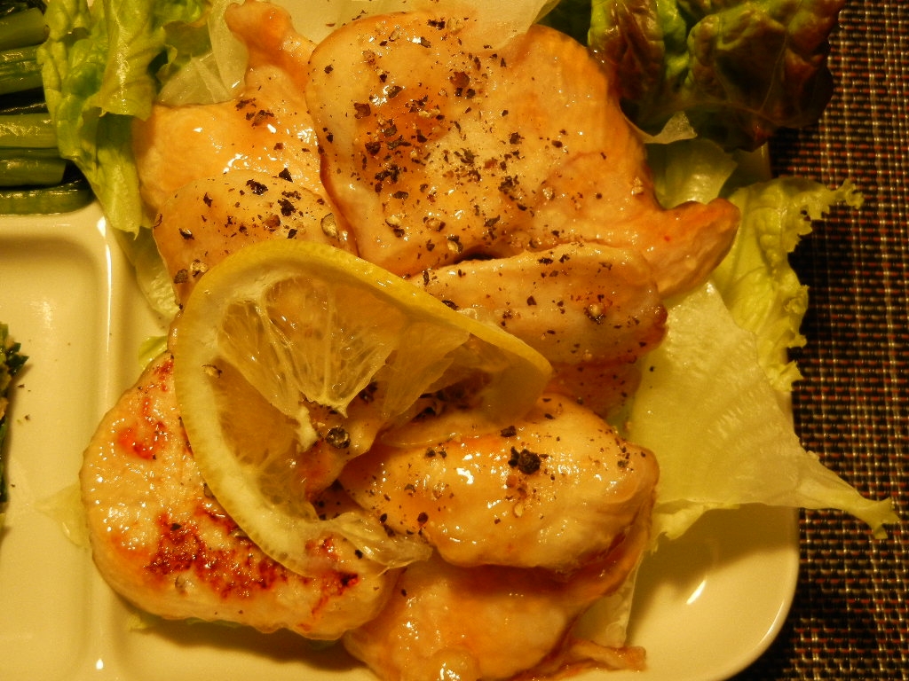 鶏むね肉のレモンコショウ焼き