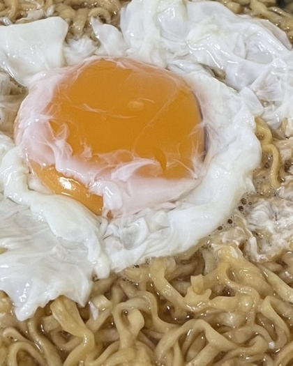 インスタントで☆落とし卵の塩ラーメン