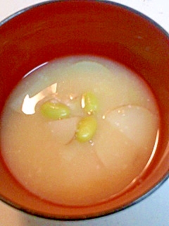 枝豆とジャガイモの味噌汁