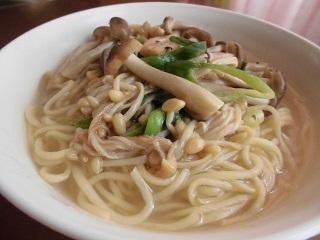 あっさり味のきのこラーメン