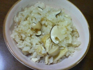 香り豊かな秋の味覚「松茸ご飯」