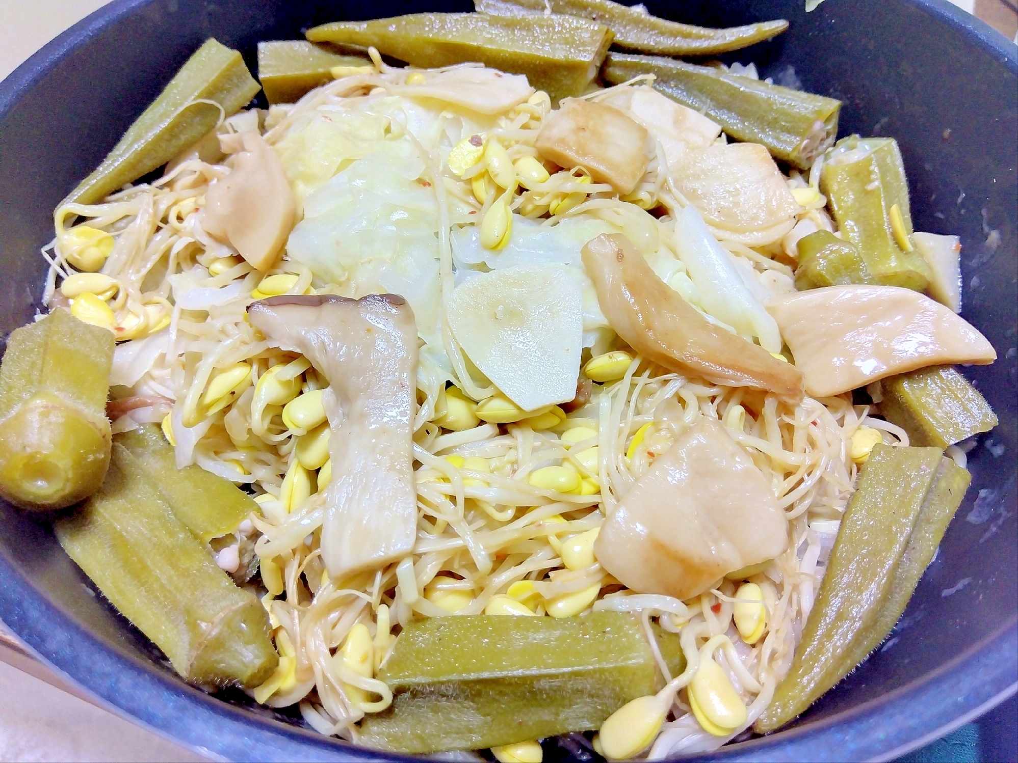 キャベツ豆もやしエリンギおくら蒸し