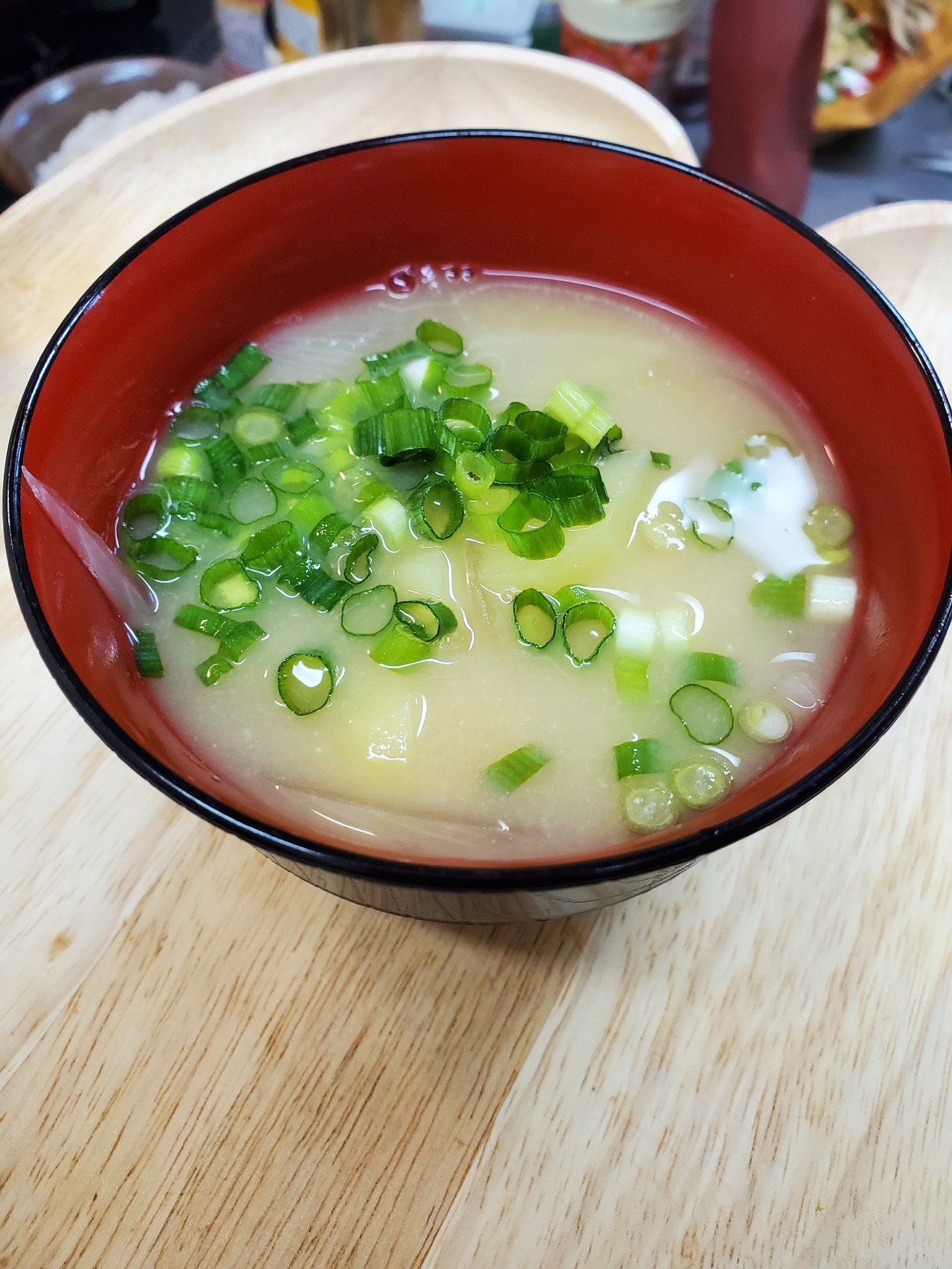 玉ねぎとじゃがいものお味噌汁