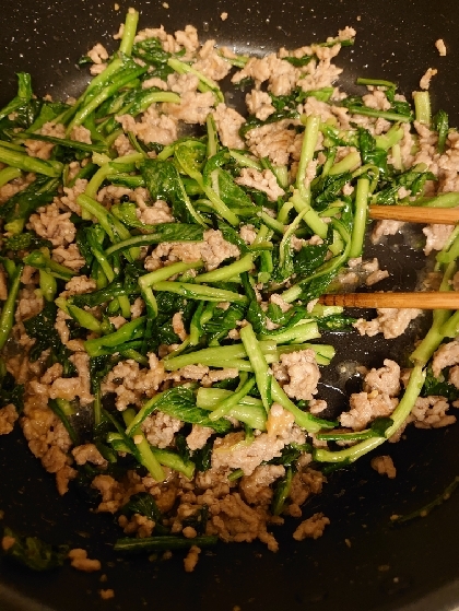 シャキシャキ食感☆豚ひき肉と小松菜炒め