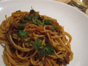 イタリアンパセリのトマトソーススパゲッティ