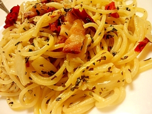 ベーコンとにんにくのシンプルパスタ バジル風味 レシピ 作り方 By Popotan33 楽天レシピ ベーコンとにんにくのシンプルパスタ バジル風味 レシピ 作り方 By Popotan33 楽天レシピ