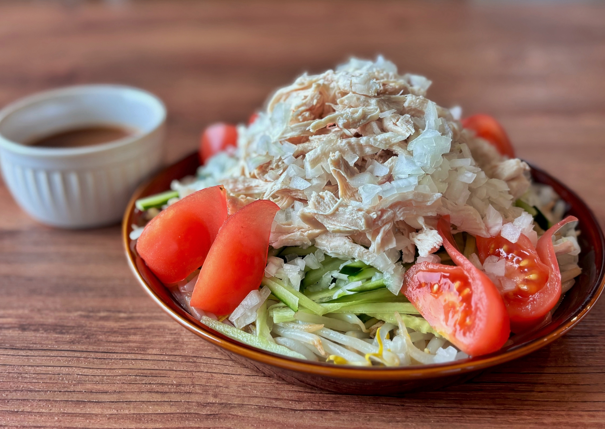 自家製ドレッシングのバンバンジーサラダ