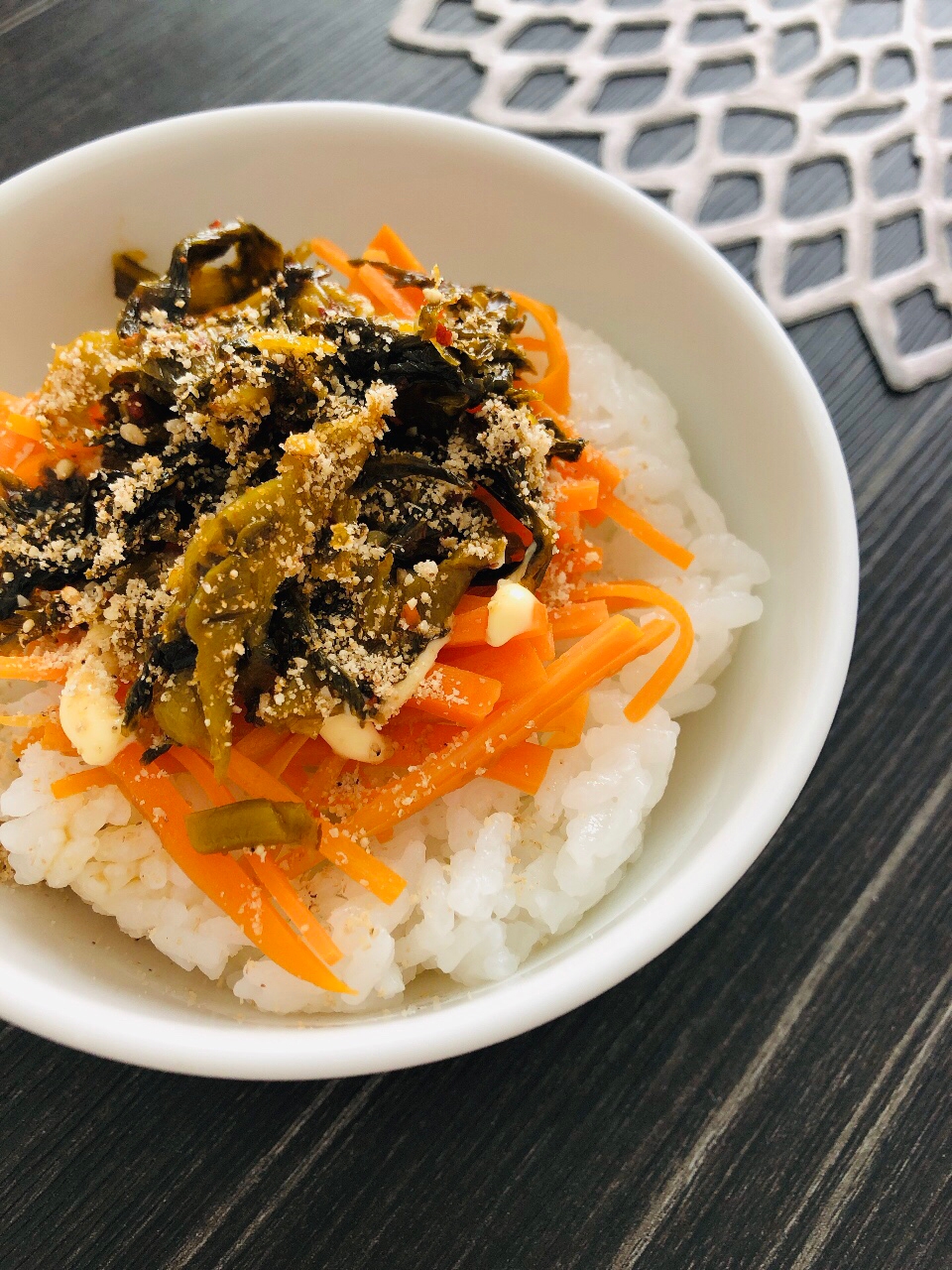 【火不要で100円以下丼】辛子高菜の人参丼