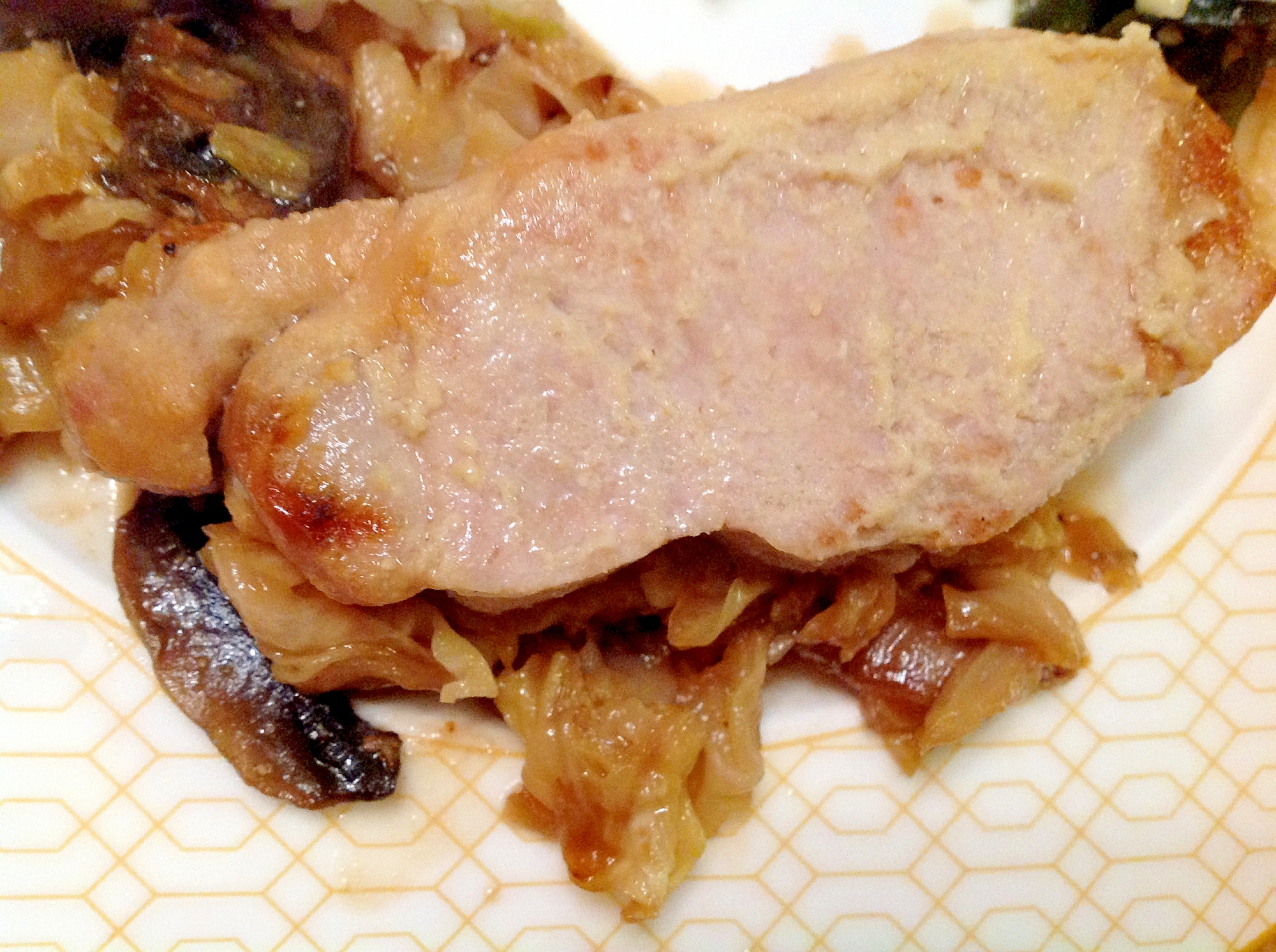 豚肉とキャベツと白菜の味噌焼き