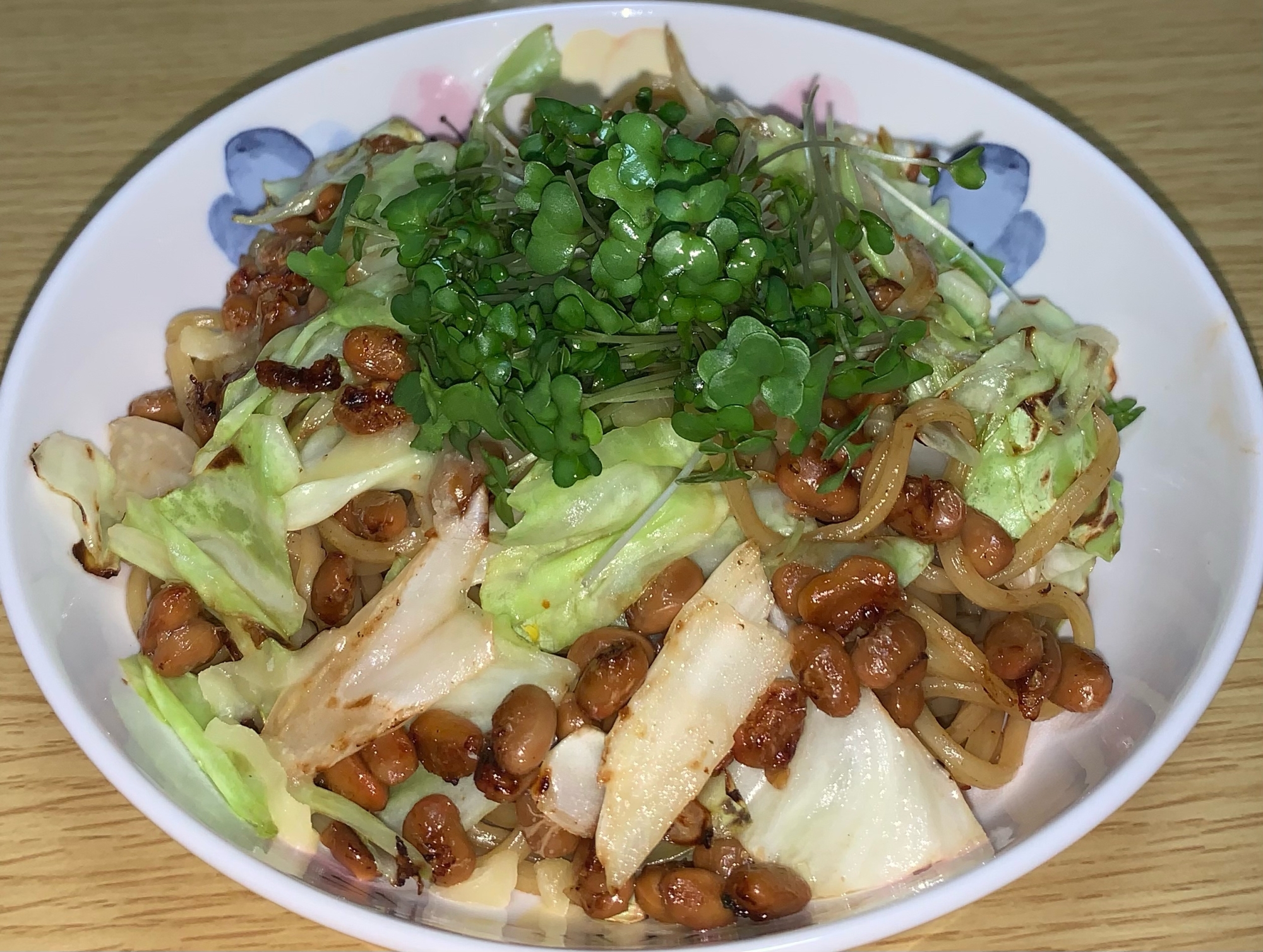 納豆とキャベツの焼きそば