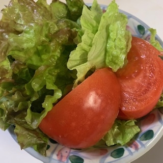 トマトとレタスのサラダ
