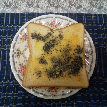 夢シニアちゃん
おはようございます
ごまとチーズで
美味しいパンが出来上がりました