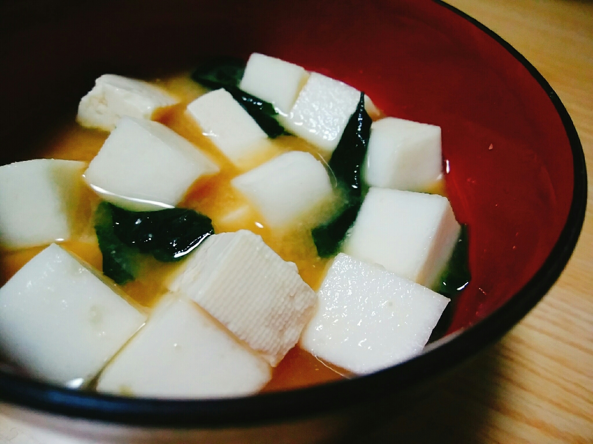 はんぺんと豆腐とわかめの味噌汁