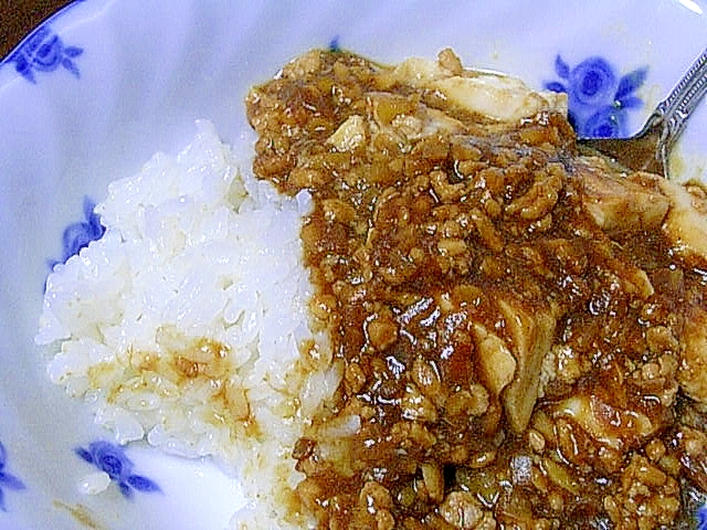 鶏ひき肉で作るマーボー豆腐丼