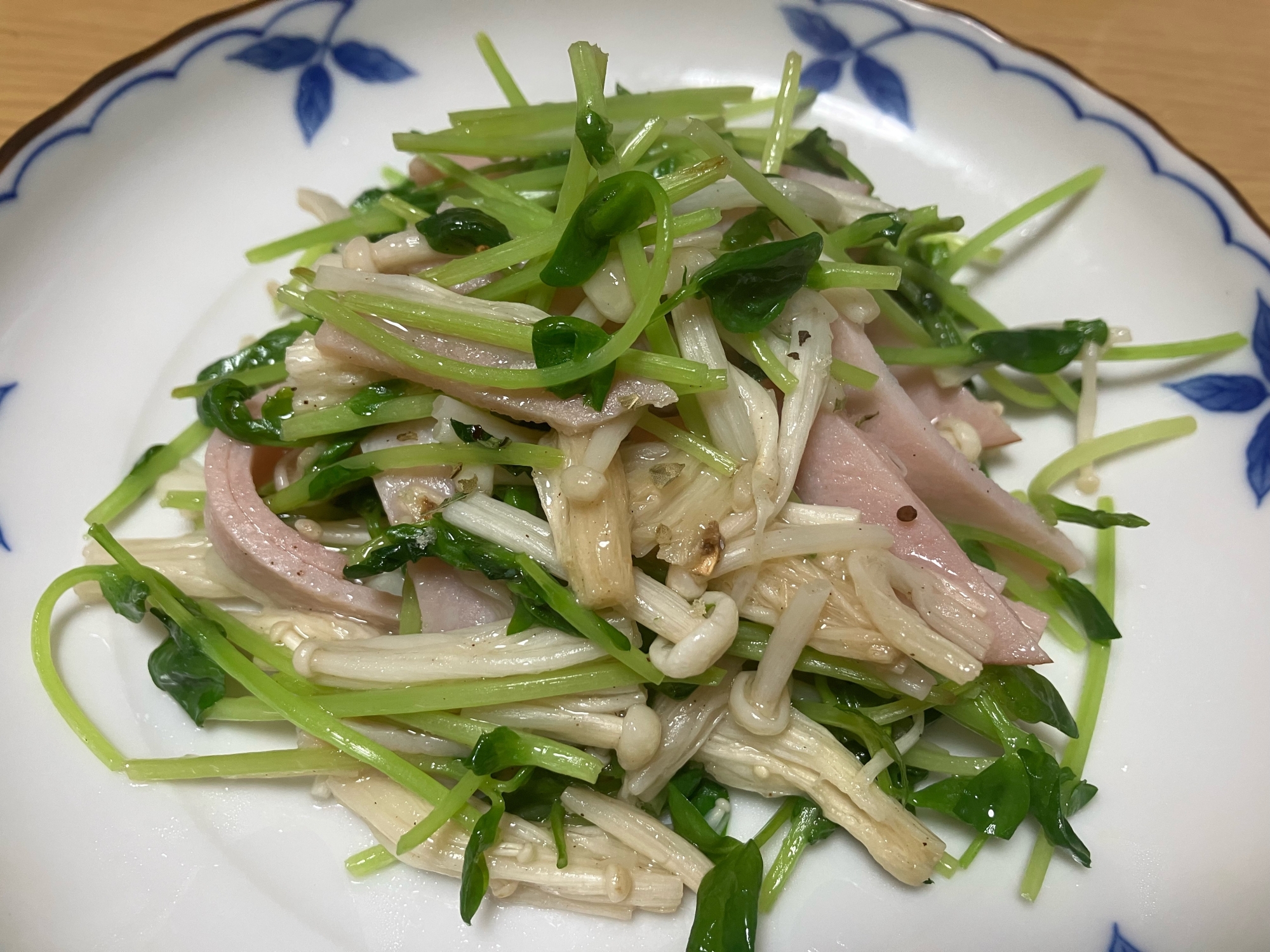 豆苗とえのきとハムのハーブ塩炒め♡