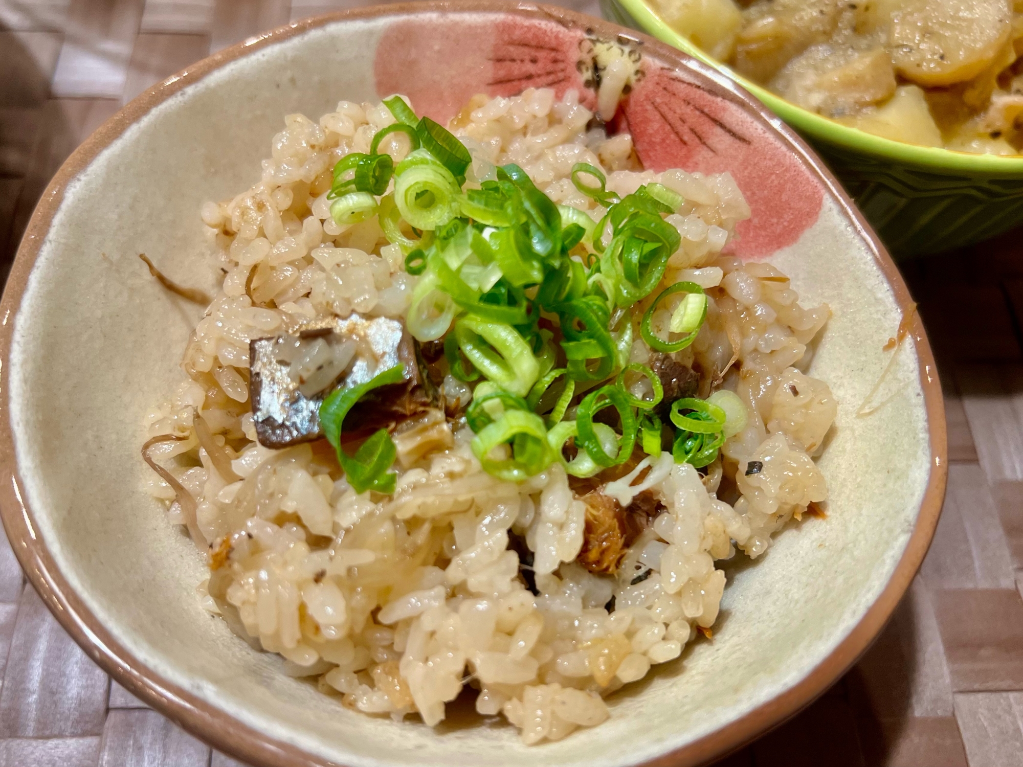 もやしと鯖缶でつくる炊き込みご飯