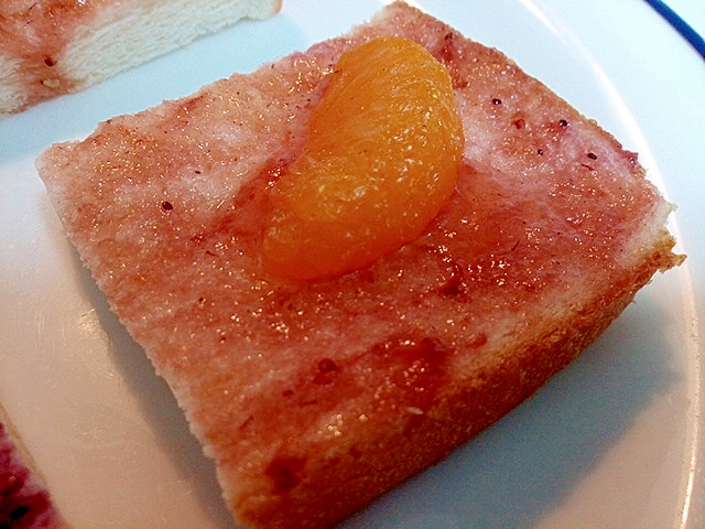 苺ジャムとみかんのキャラメル香るトースト