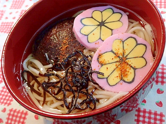 椎茸と蒲鉾と塩昆布の五島うどん♬