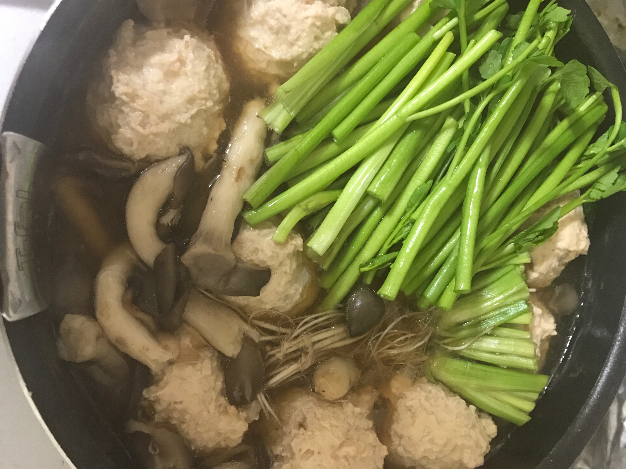 仙台セリと鶏団子鍋