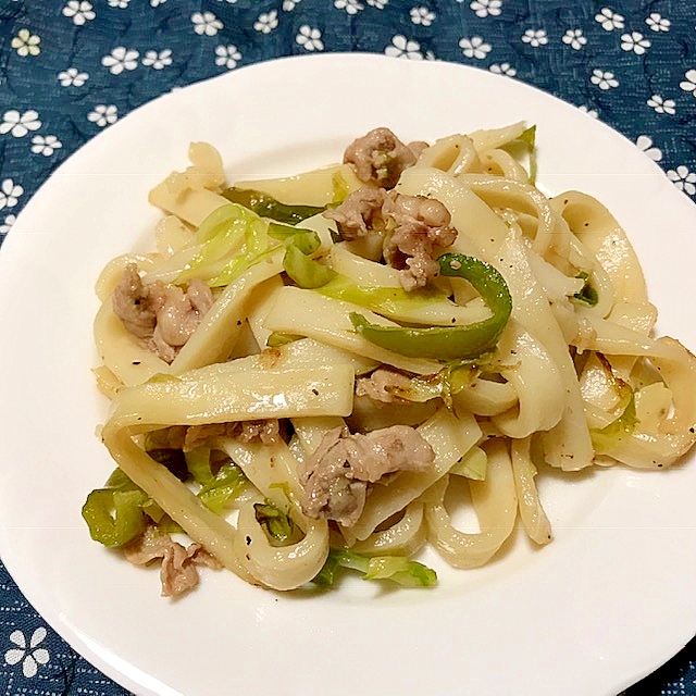 豚肉とキャベツとピーマンの焼ききしめん