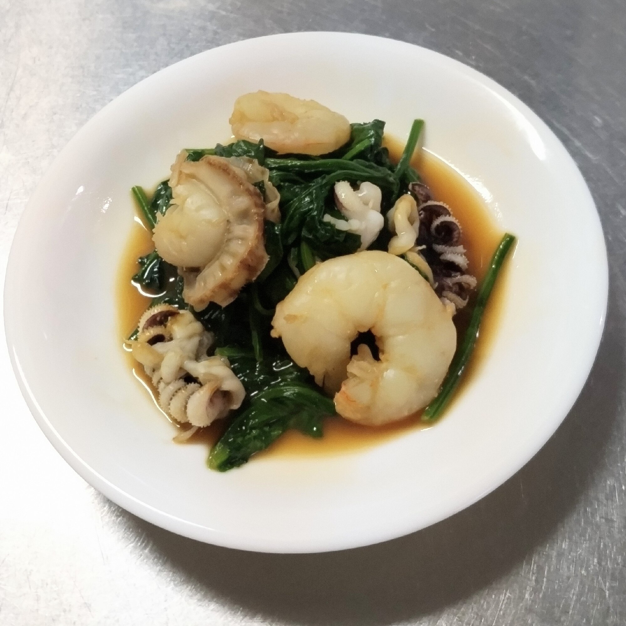 ほうれん草とシーフードのオイスターソース炒め レシピ・作り方 by