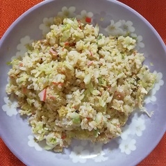 ごま油香る！キャベツとカニカマのチャーハン