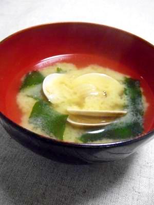 備えあればやっぱり簡単!はまぐりとわかめの味噌汁