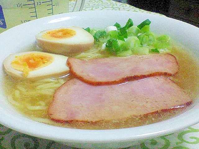 鶏ガラ→白湯スープ→自家製ラーメン