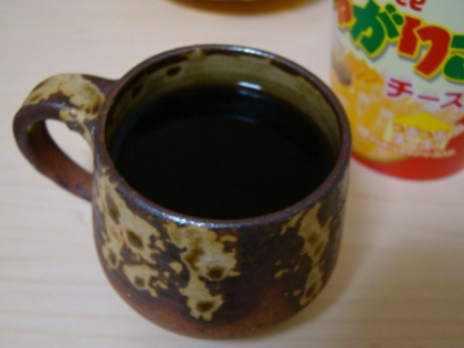 おやつと一緒に飲んだよヽ(*´∀`)ノ❤
黒蜜の甘さのコーヒーとしょっぱ系おやつは合う～❤
GWもあと少しね。美味しい珈琲で暫しまったり～♪幸せ(*´ω｀*)