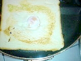 卵入り食パン