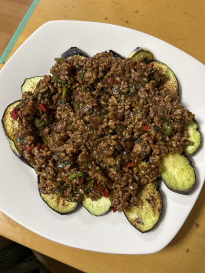 ナスは柔らかナスというのを使って、敷き詰めた上に肉味噌を載せました。レシピありがとうございました♪
