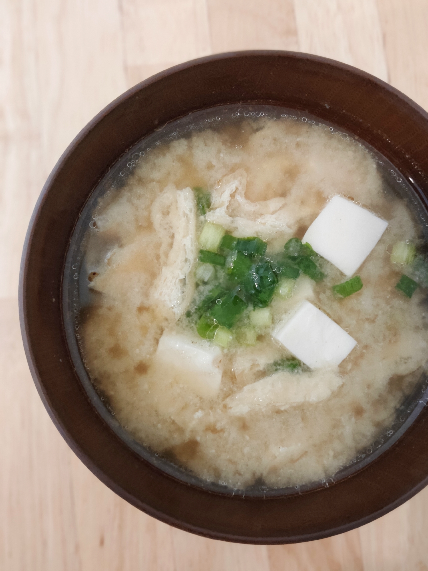 豆腐と油揚げの味噌汁