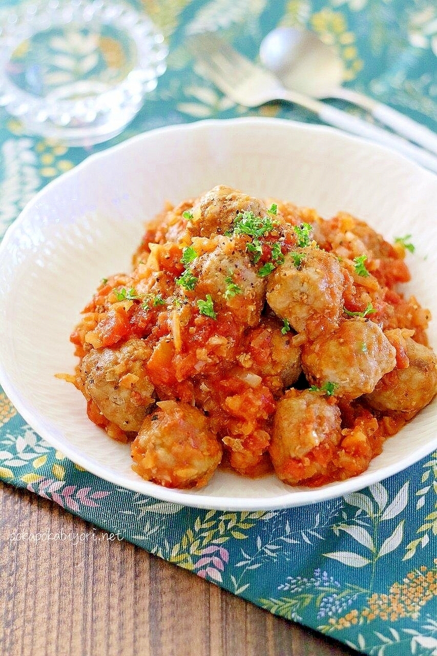 チーズ入りで大好評！ミートボールのトマト煮