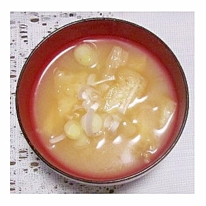 ねぎと油揚げ味噌汁（鰹だし）