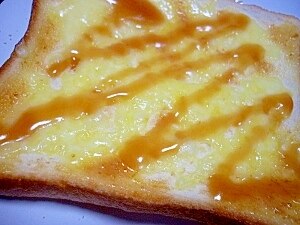 キャラメルソースで甘じょっぱい♪チーズトースト♪ レシピ・作り方 by