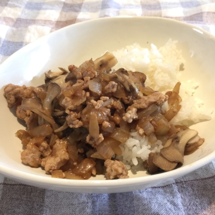 きのこたっぷり肉味噌どんぶり