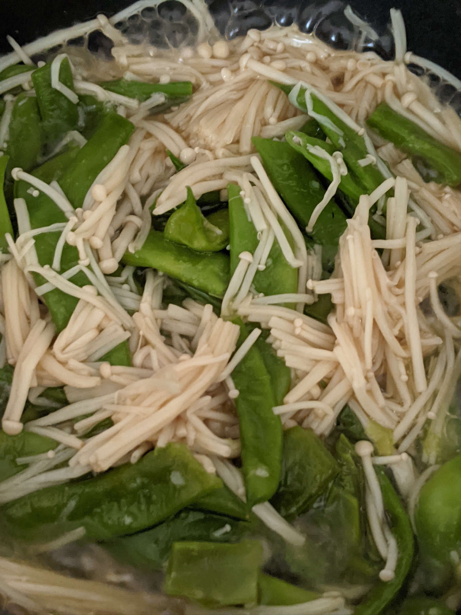 えんどうとえのきの麺つゆ煮