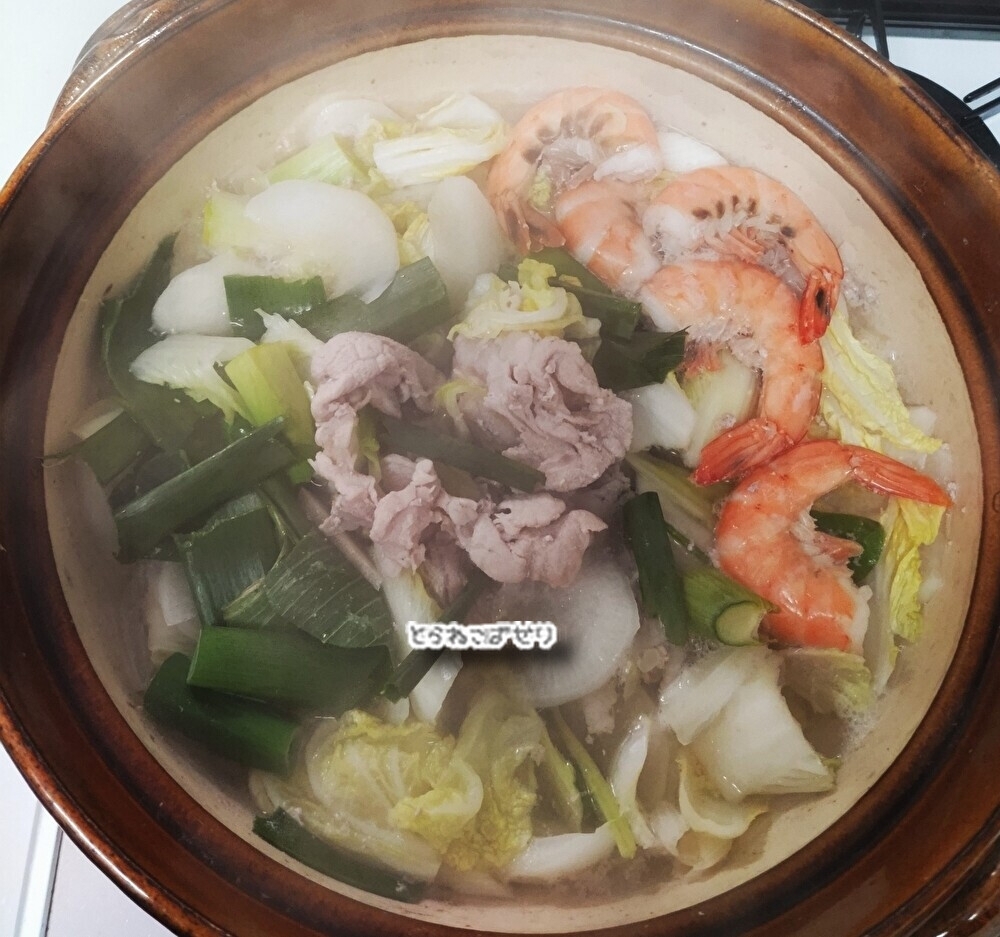 白だしのみで☘️具材のだしを活かしたお鍋