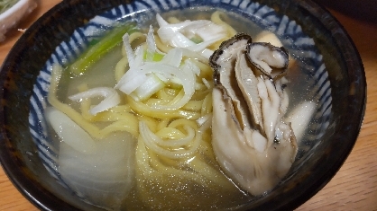 寒い日に煮込みラーメンが家族にも好評でした！牡蛎も入れて良い味わいでした。ありがとうございます。