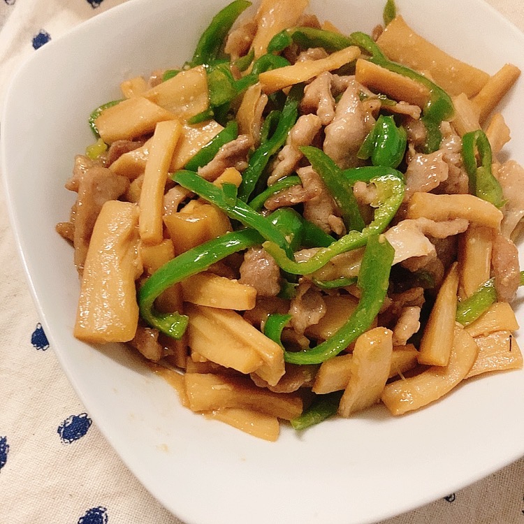 青椒肉絲風　メンマと豚肉の味噌炒め