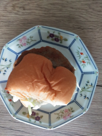 朝食にいただきました♪
がっつり食べられ
元気ありがとー(+_+)