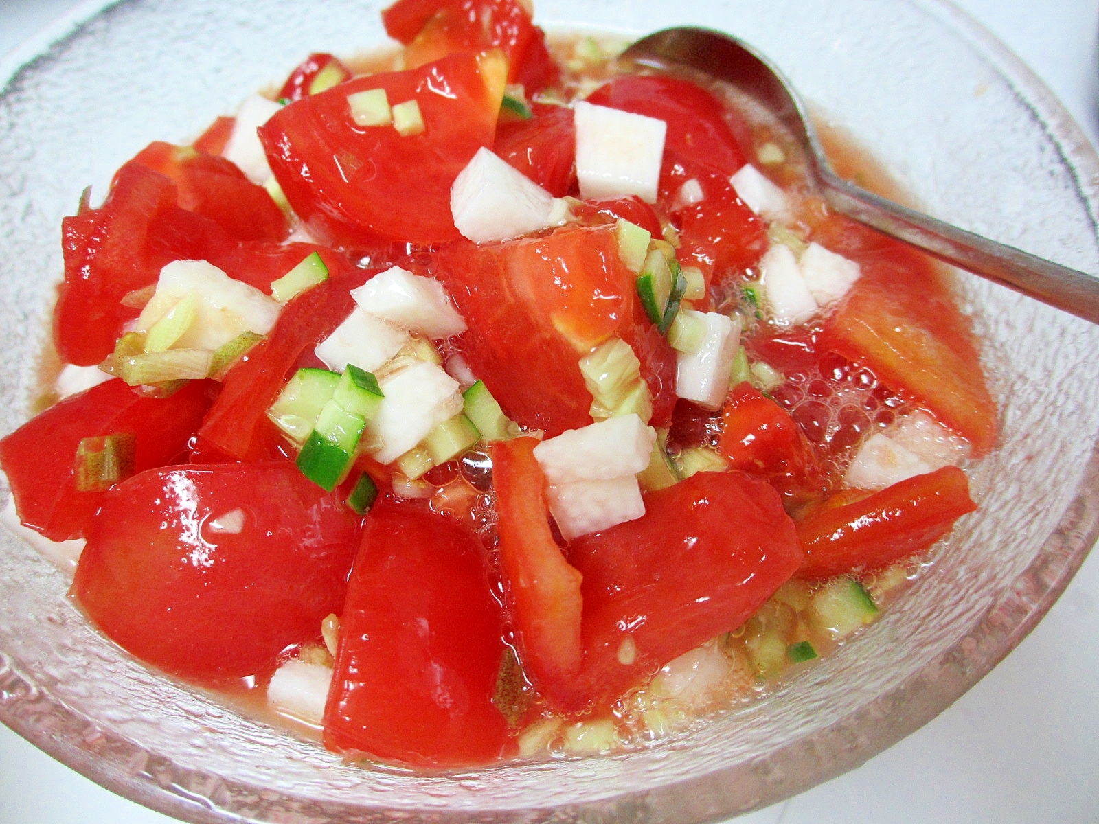 トマトと長芋、キュウリ、ミョウガの塩和え