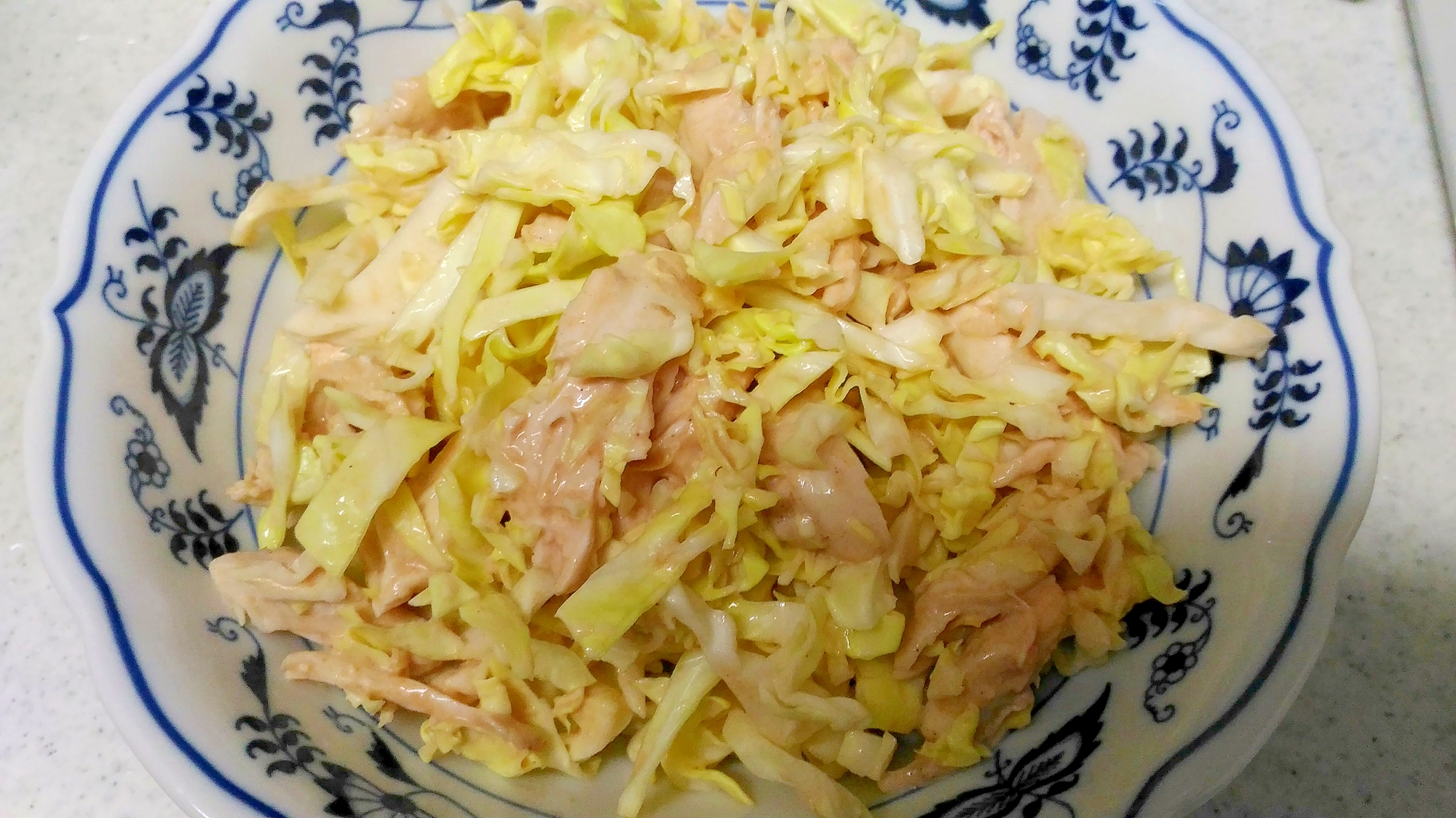 蒸し鶏とキャベツのオーロラソース和え