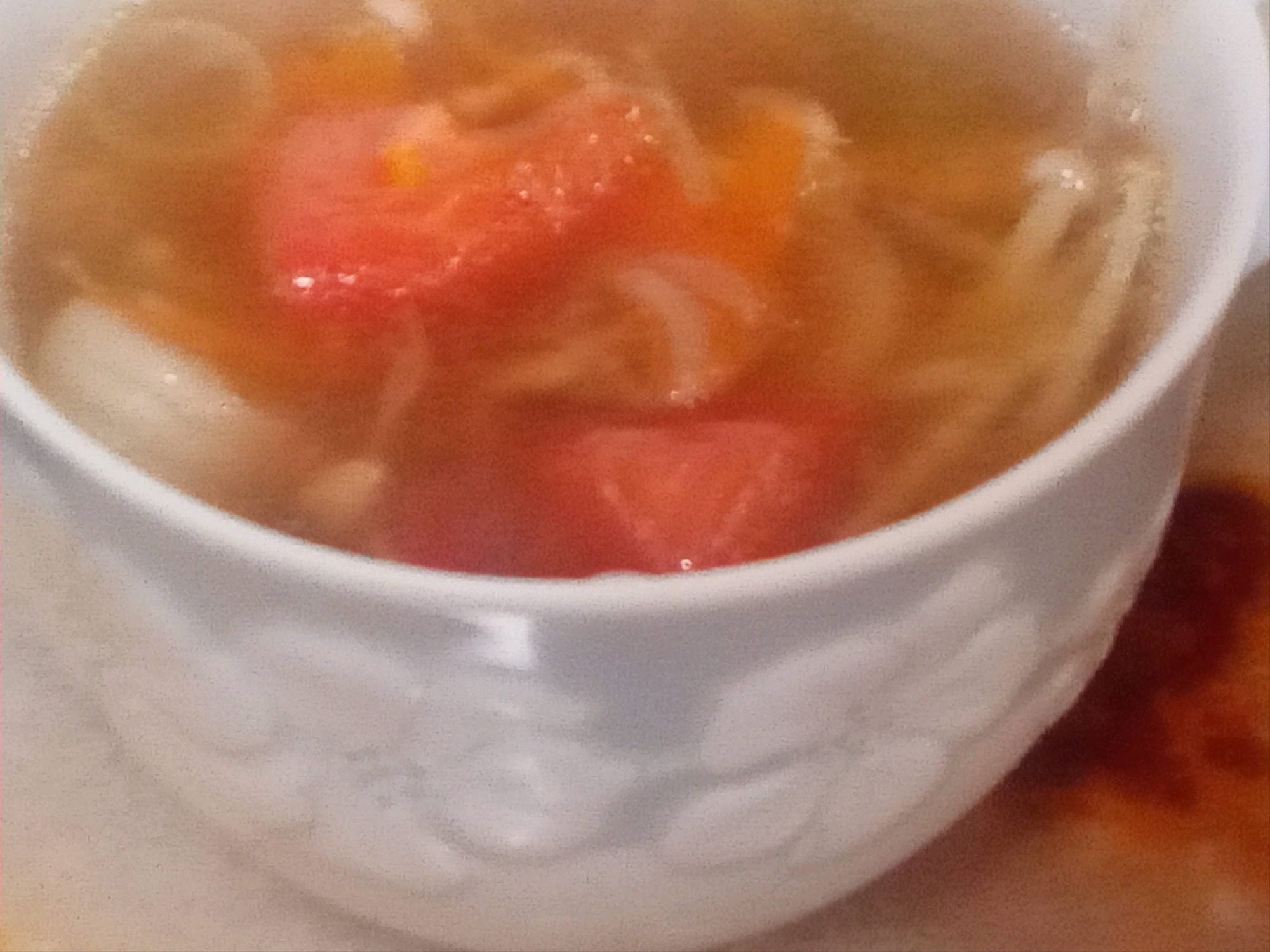 トマトとえのき茸とポーチドエッグの中華スープ