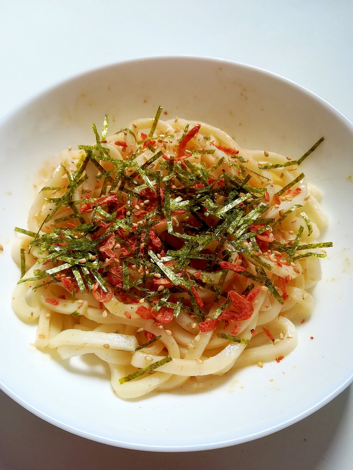 ごま油香る☆干し桜エビと刻み海苔の混ぜうどん