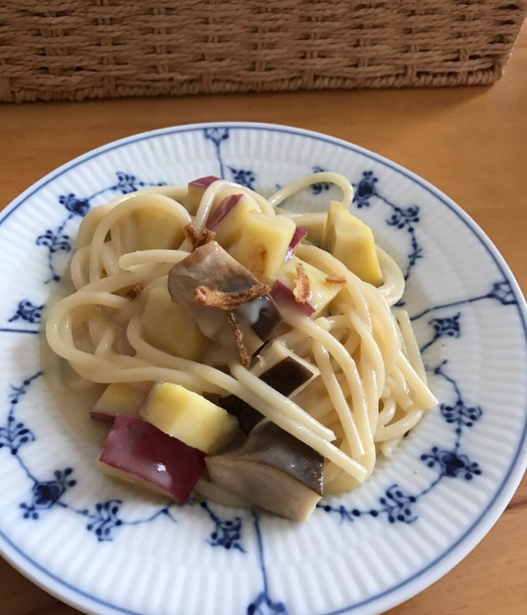 さつまいもとアワビ茸のクリームパスタ