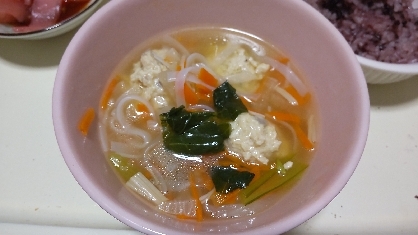 野菜たっぷり♡鶏団子と春雨のスープ