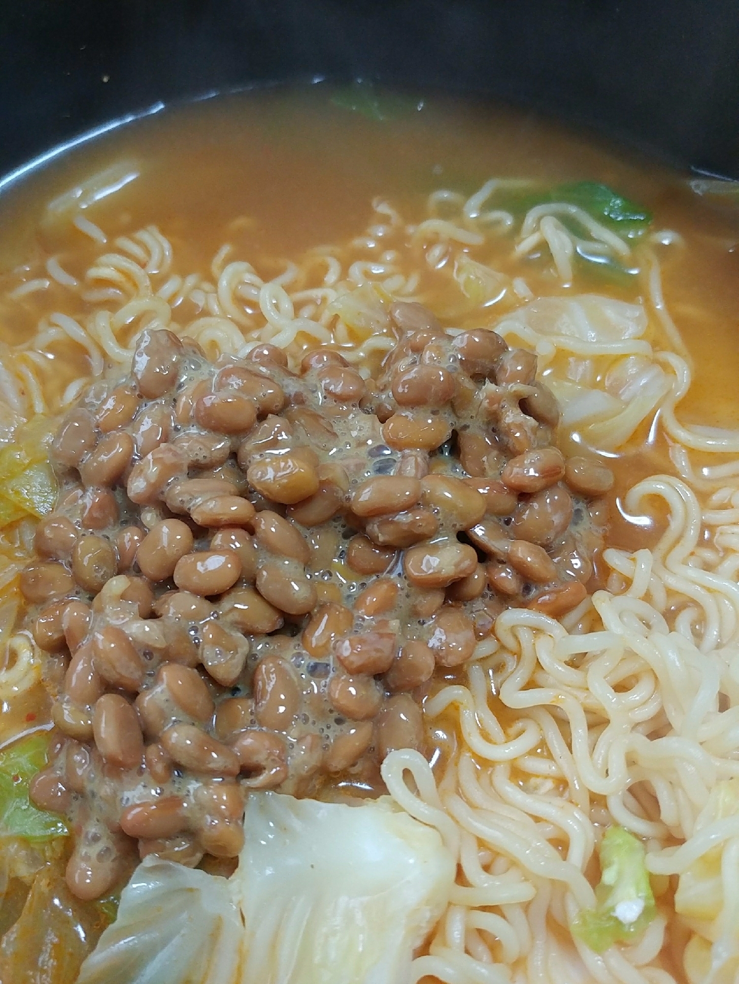 キャベツと納豆の宮崎辛麺