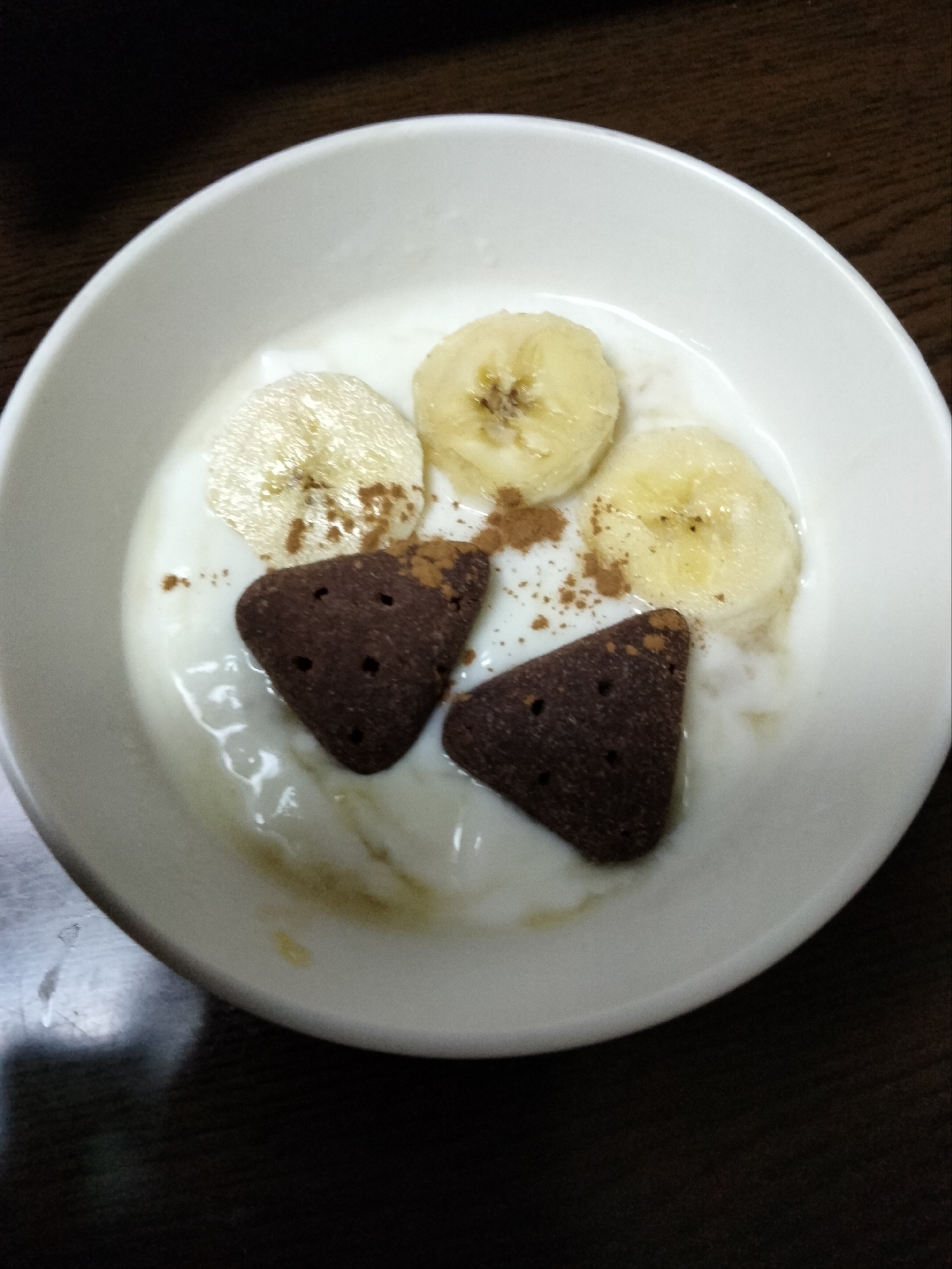 今日のヨーグルト♡ジャム混ぜてバナナクッキーのせて